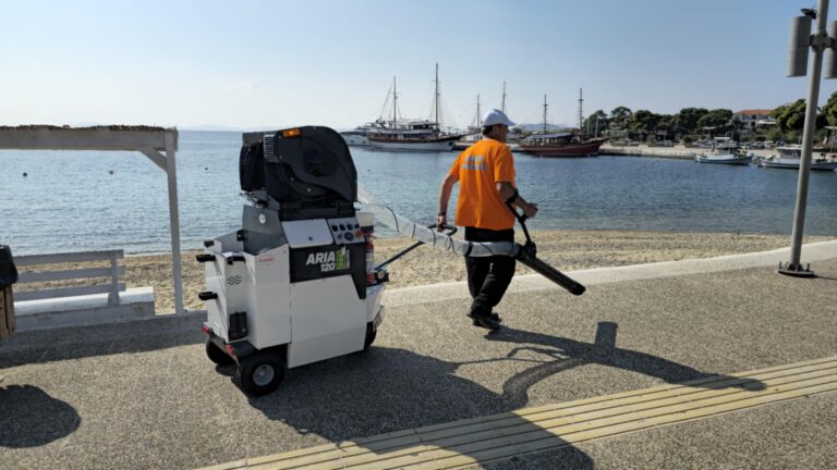 Παράδοση σαρώθρου ARIA 120 στον Δήμο Σιθωνίας