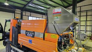 Προμήθεια αποφρακτικού με μπάρα πλύσης και βούρτσας σάρωσης στον Δήμο Δεσκάτης